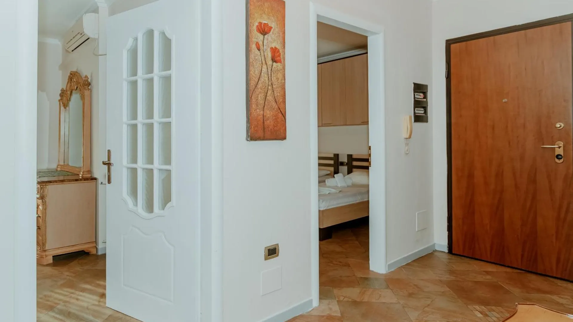 Tirana Panoramic City Center Apartment